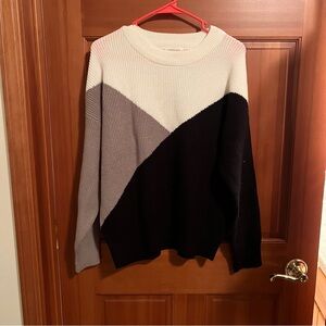 Rue Sophie NWT Black and White Color Block Crew Neck Sweater